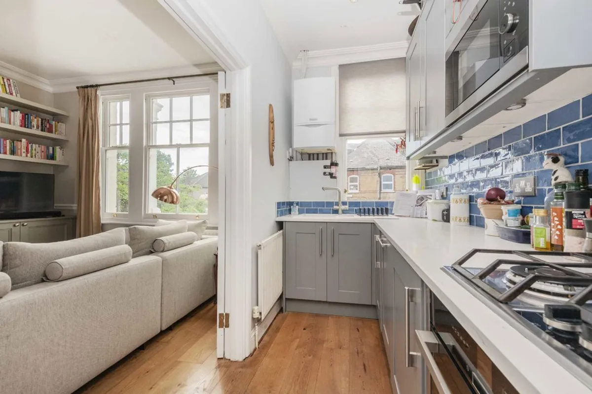 Flat Cavendish Road in Greater London