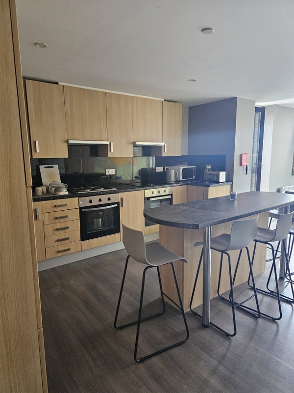 Room Olympic Way in Greater London