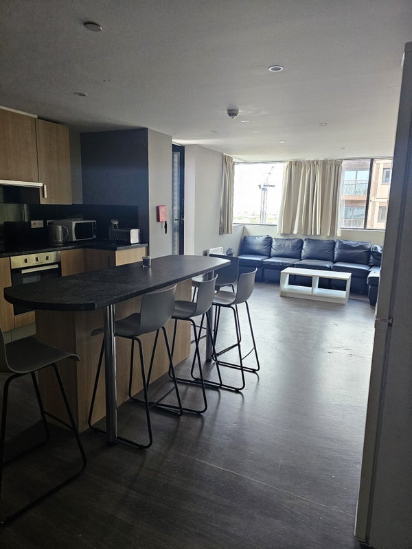 Room Olympic Way in Greater London