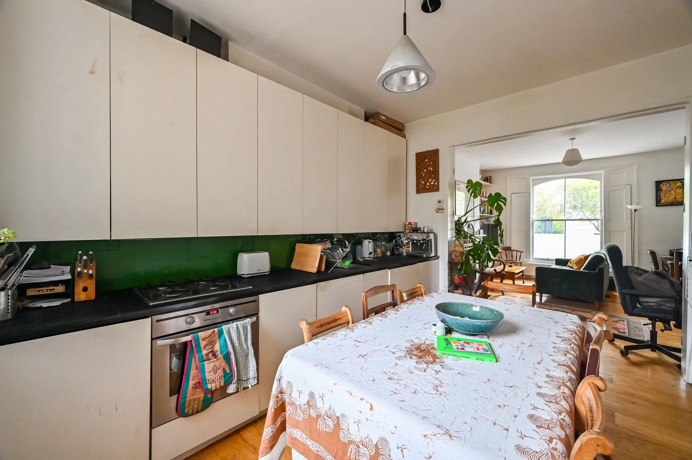 Flat Arundel Square in Greater London