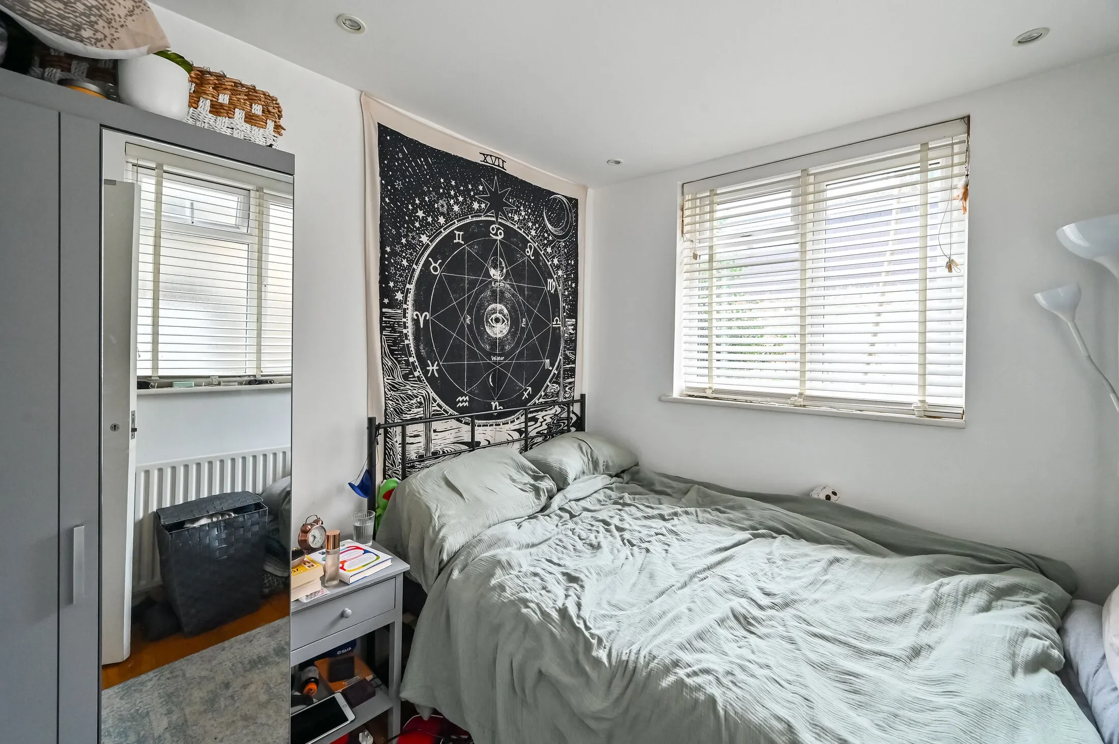 Flat Arundel Square in Greater London
