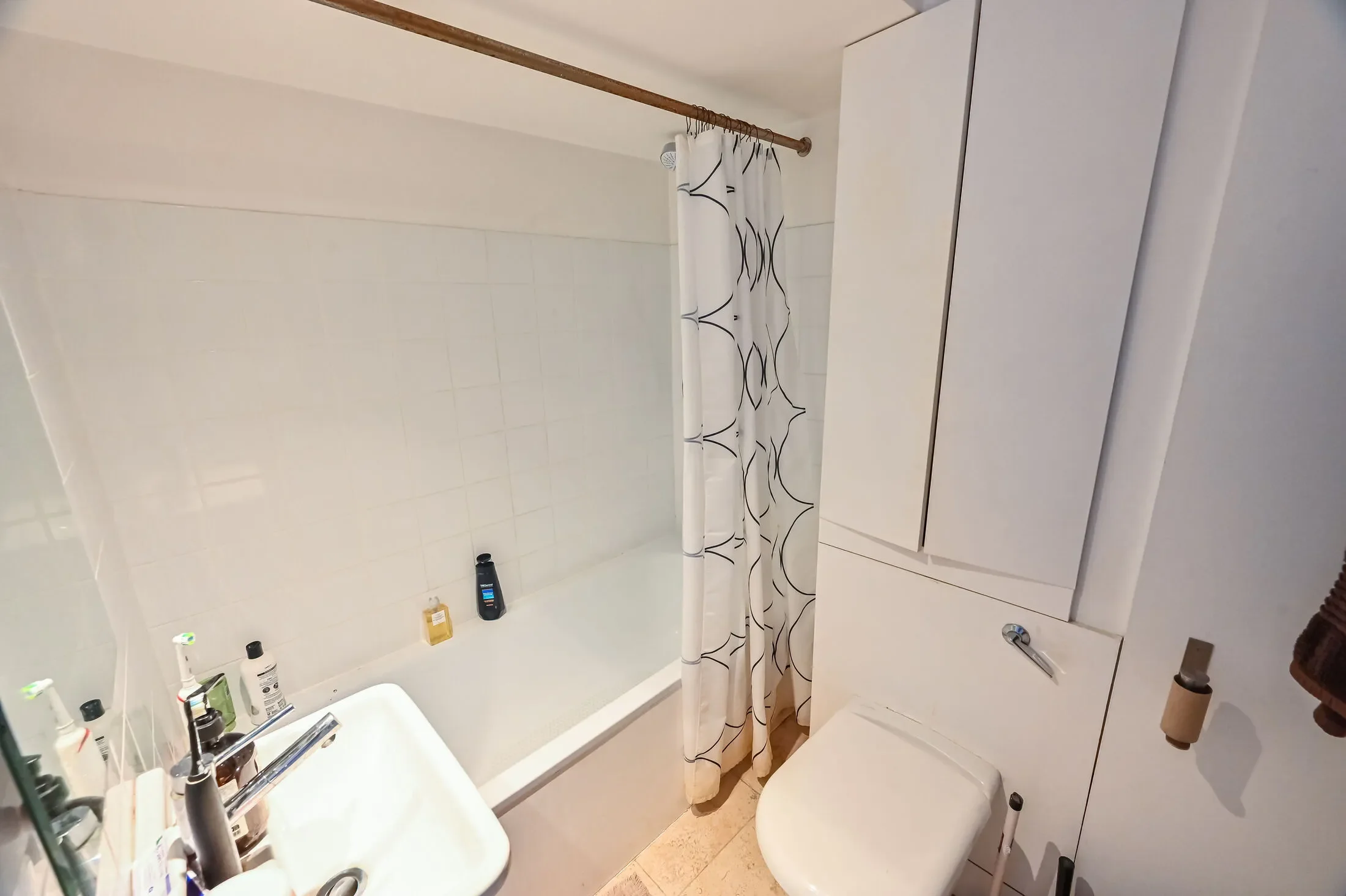 Flat Arundel Square in Greater London