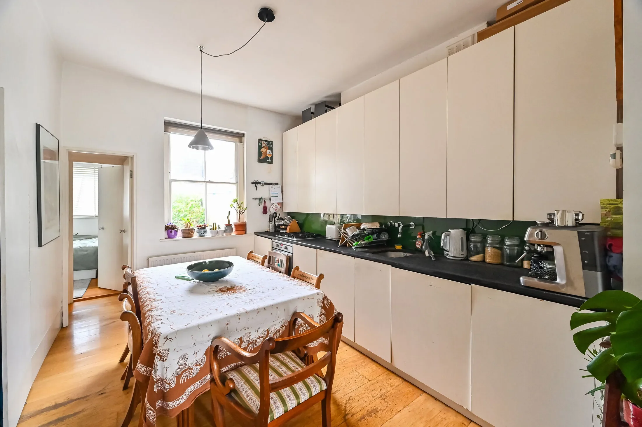 Flat Arundel Square in Greater London