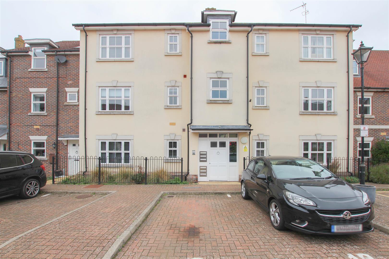 Flat Blyth Court in Uttlesford