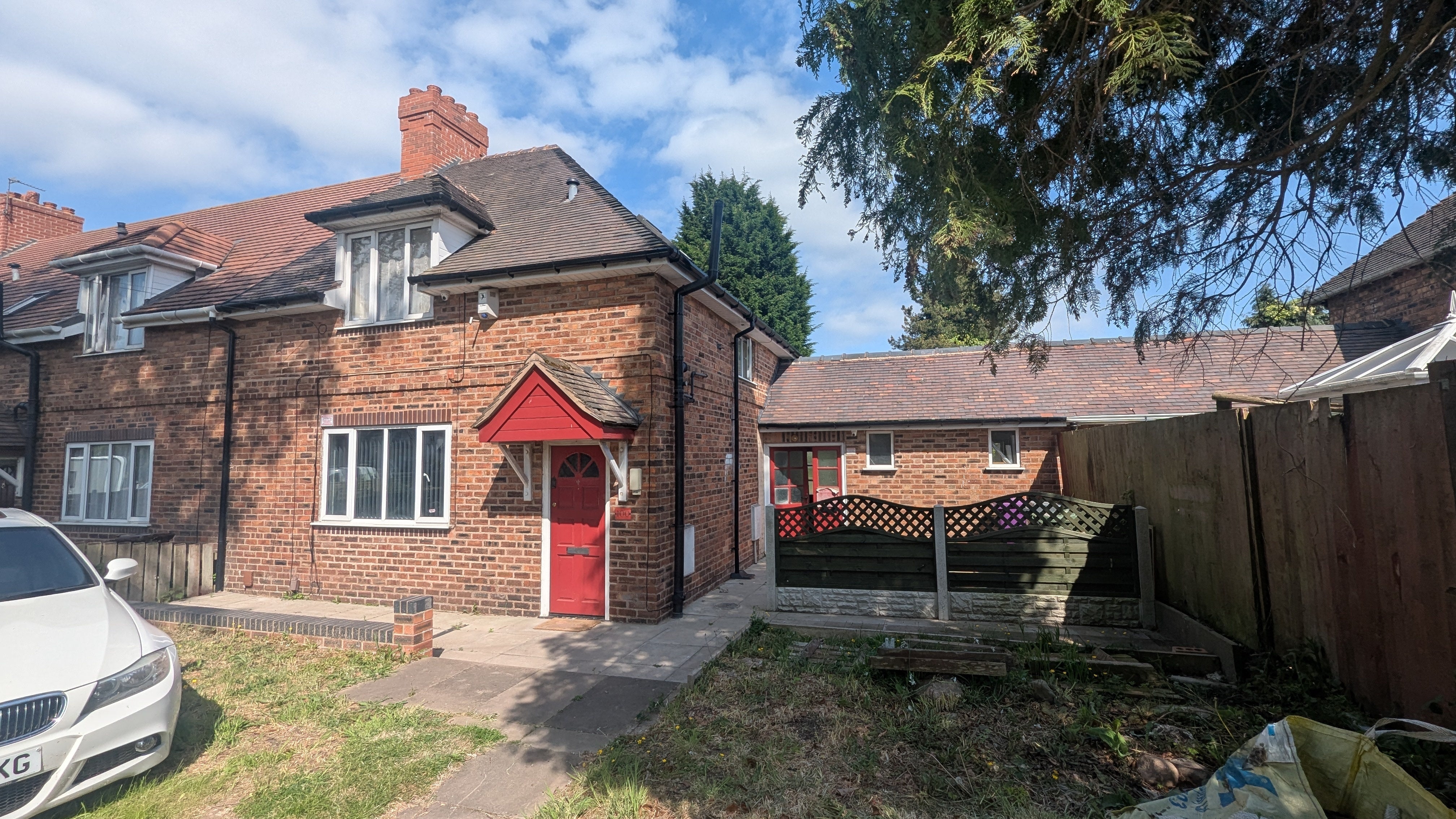 House Pendeford Avenue in Wolverhampton