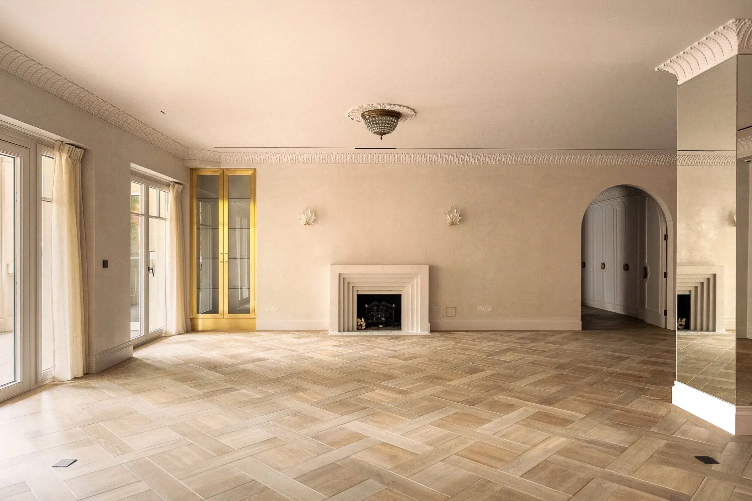 Flat Palace Green in Greater London