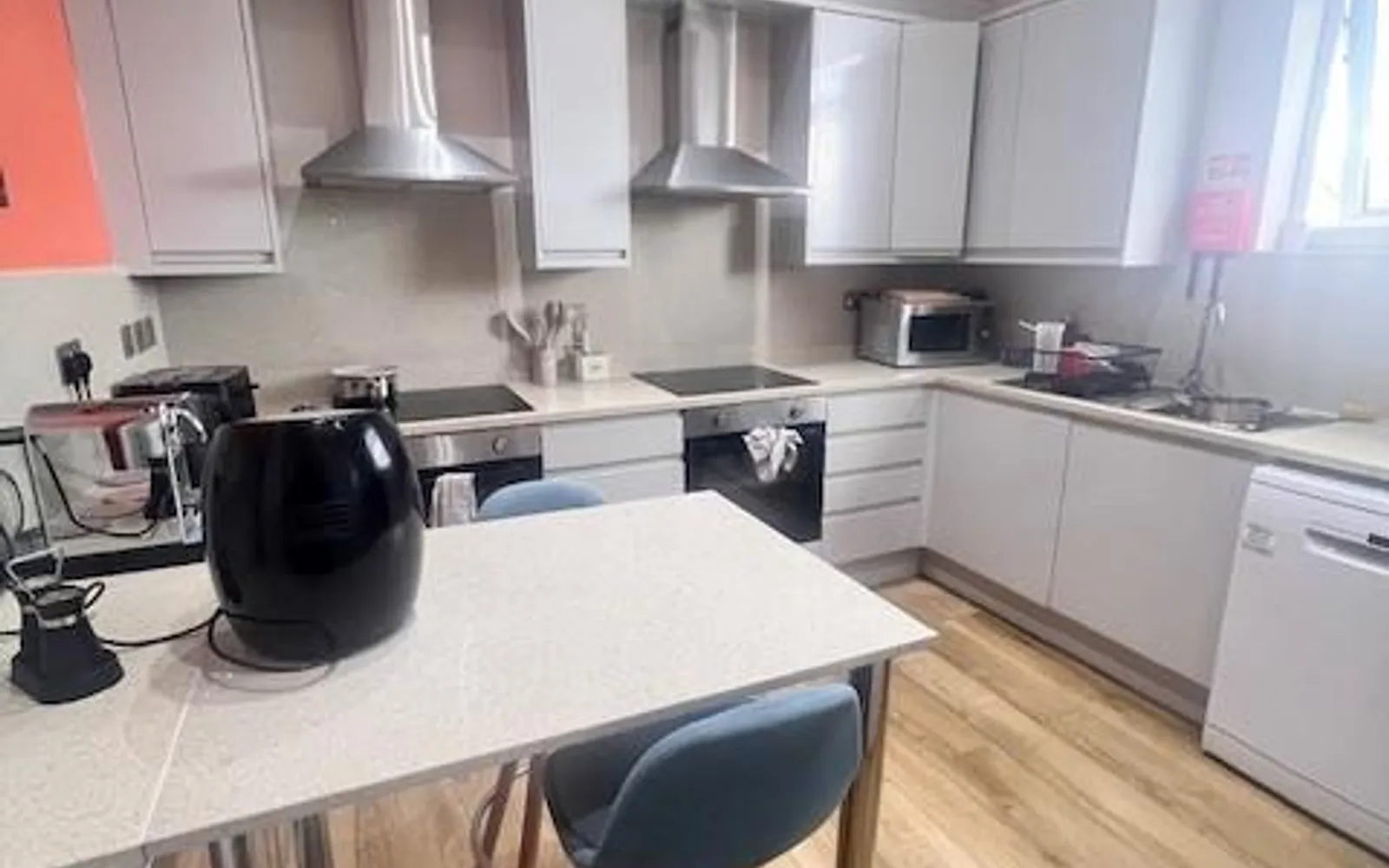 Room Ballards Lane in Greater London