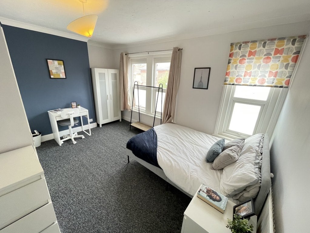 Room Milton Road in Southampton