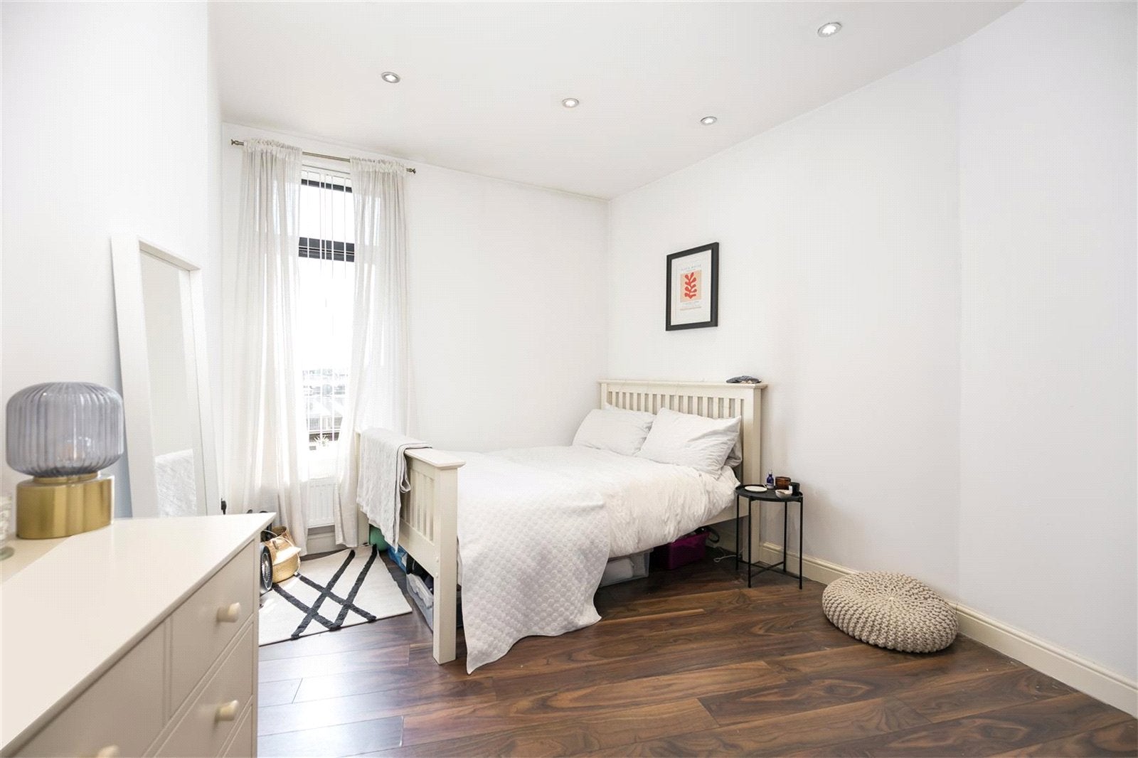 Flat Balham High Road in Greater London
