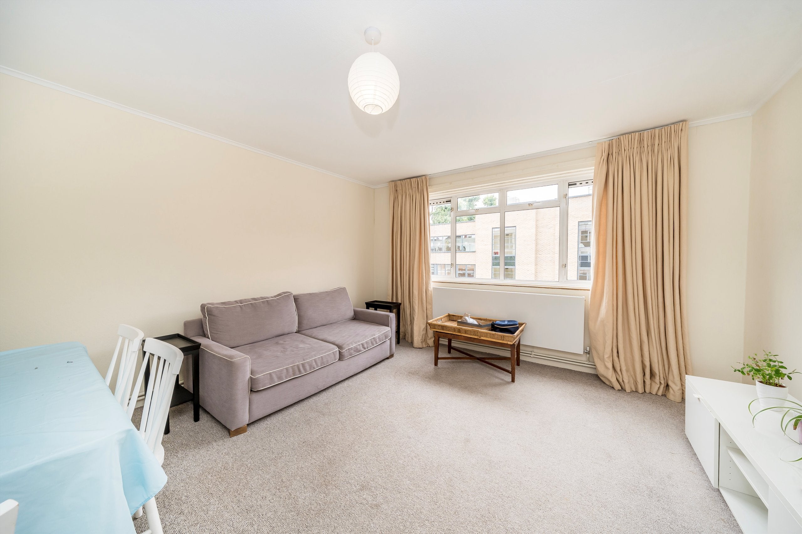Flat Peterborough Road in Greater London