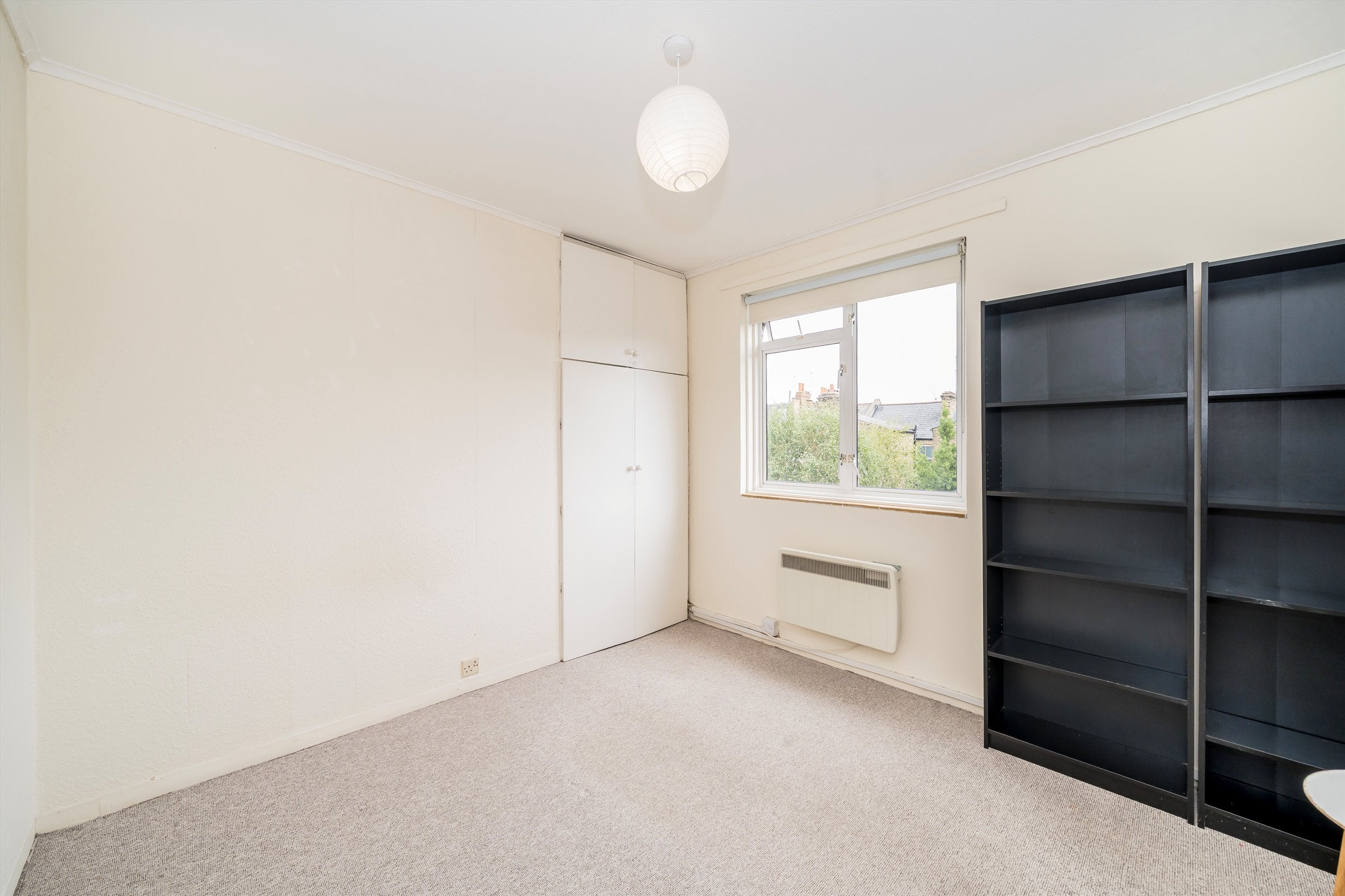 Flat Peterborough Road in Greater London