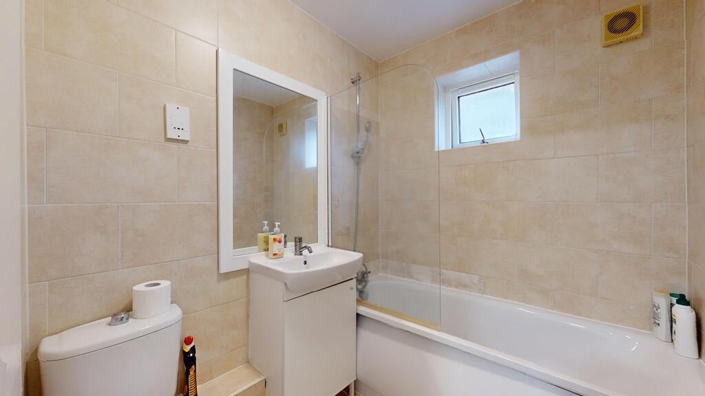 Flat Wesley Avenue in Greater London