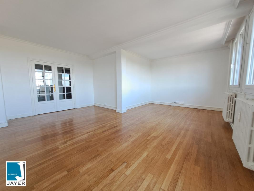 Appartement Place de la République à Chalon-sur-Saône