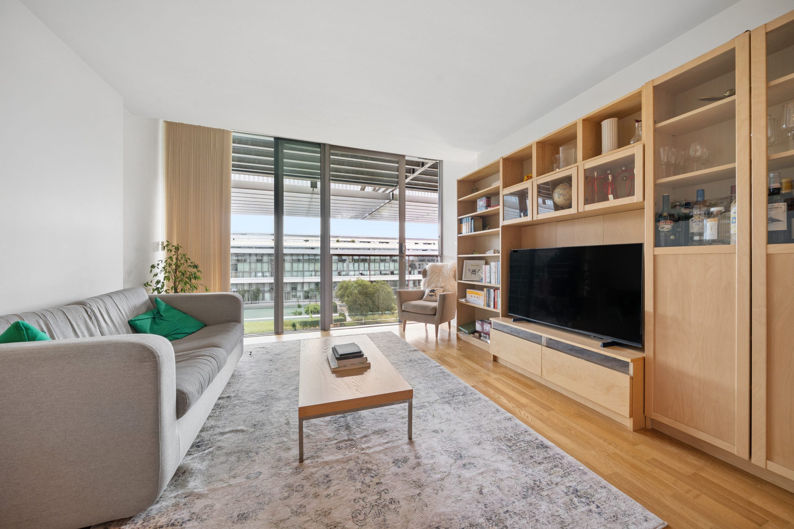 Flat Conewood Street in Greater London