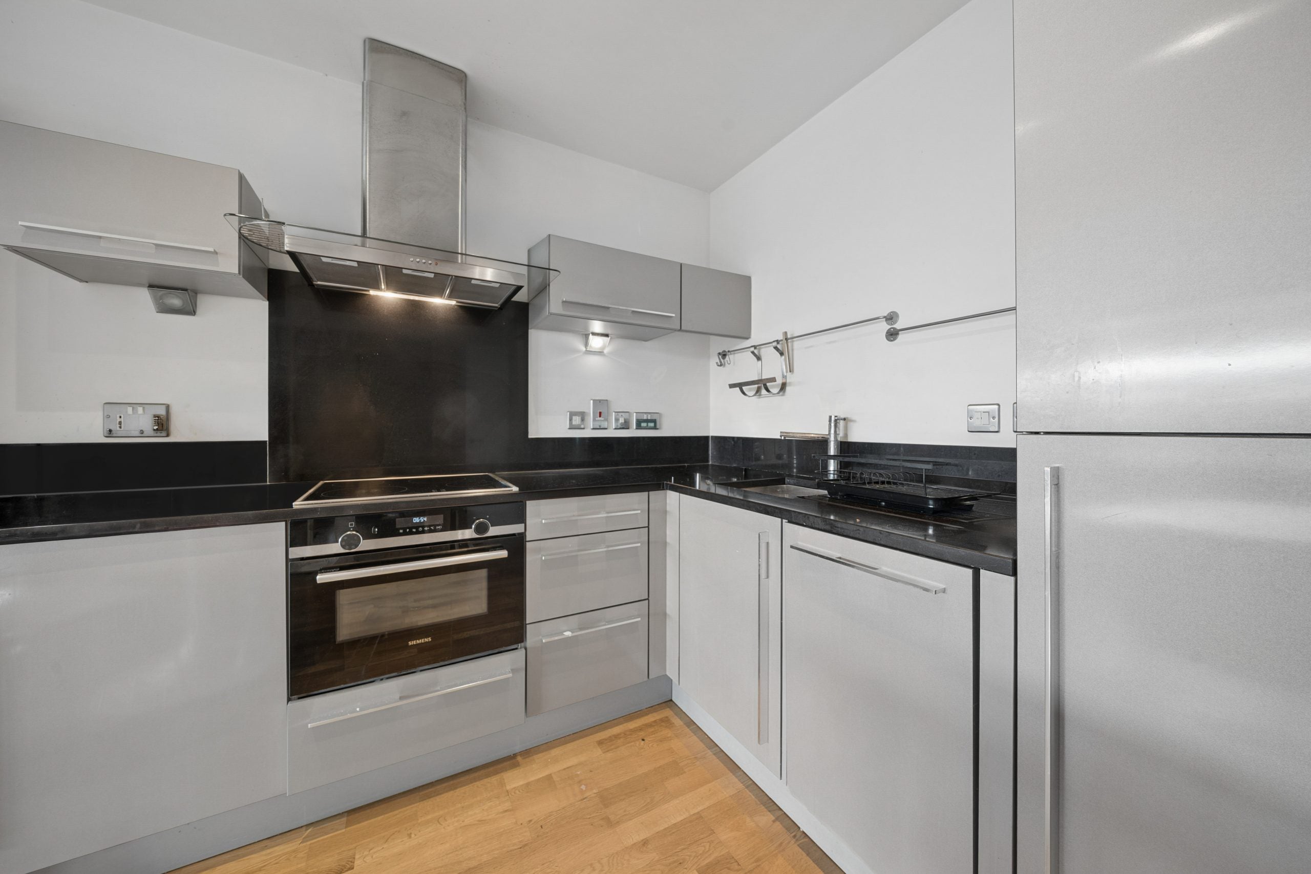 Flat Conewood Street in Greater London