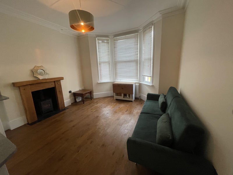 Flat Bevington Road in Greater London