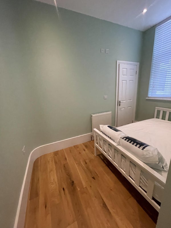 Flat Bevington Road in Greater London