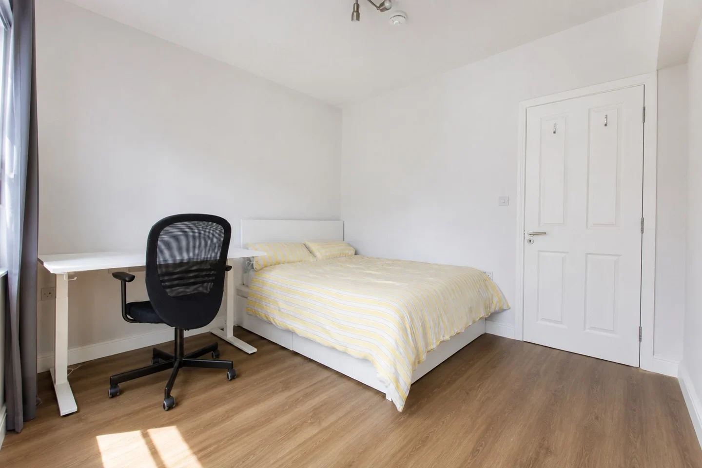 Flat Stanhope Street in Greater London