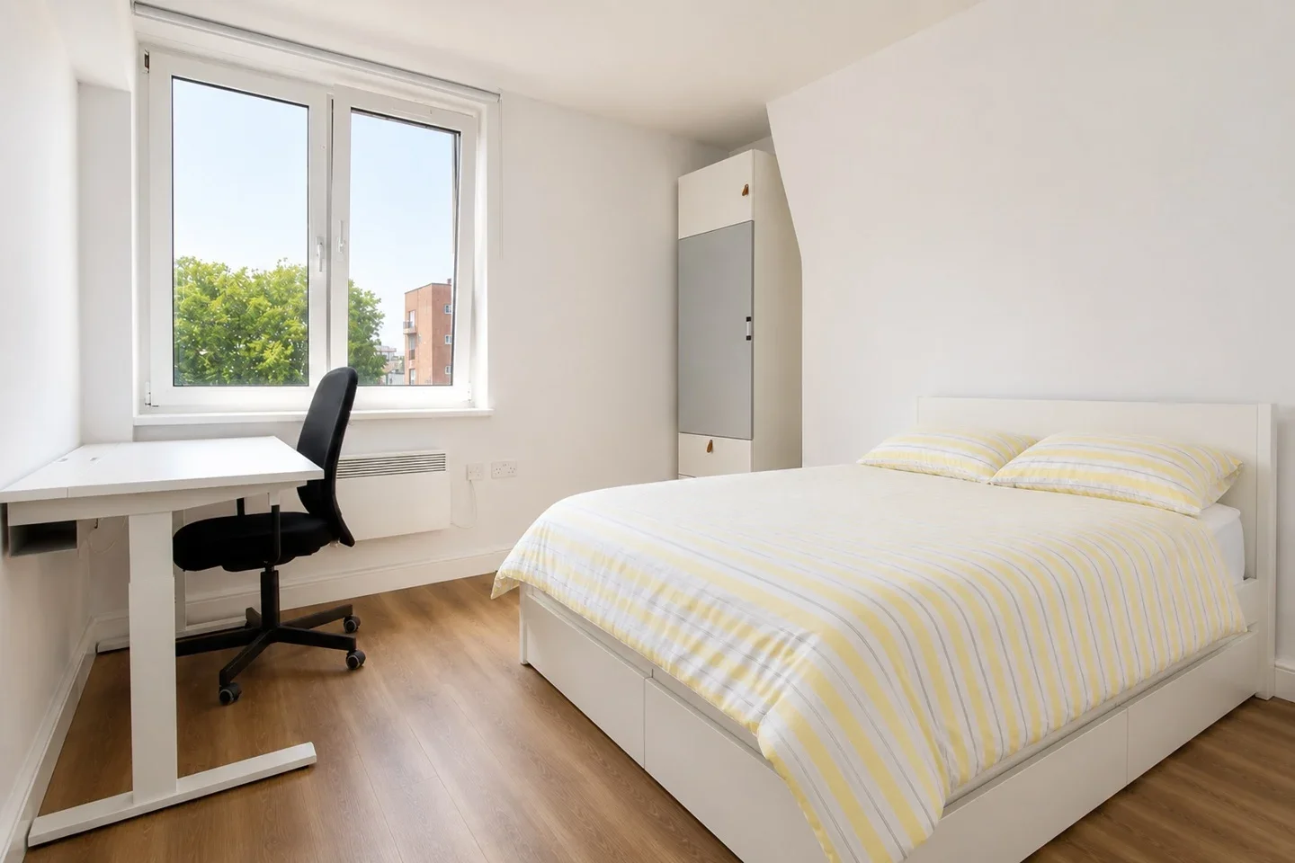 Flat Stanhope Street in Greater London
