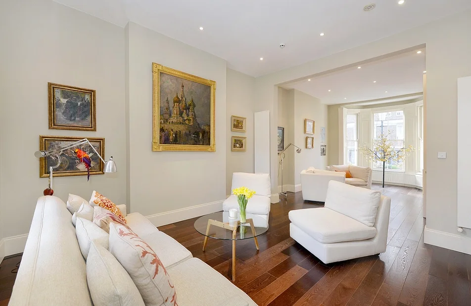 House Powis Gardens in Greater London