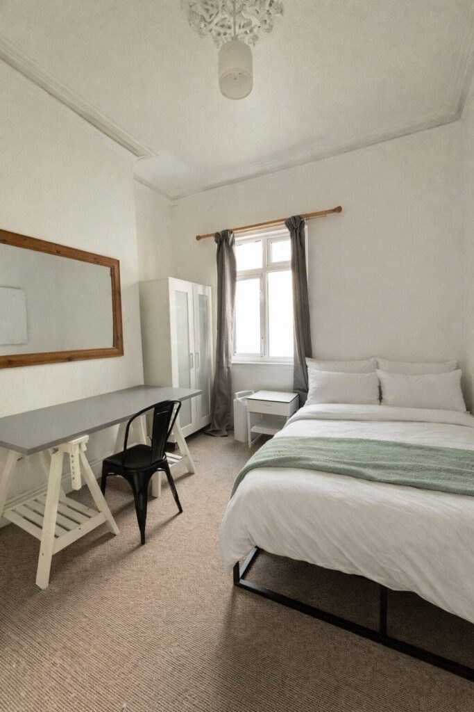 Room Bedford Park in Plymouth