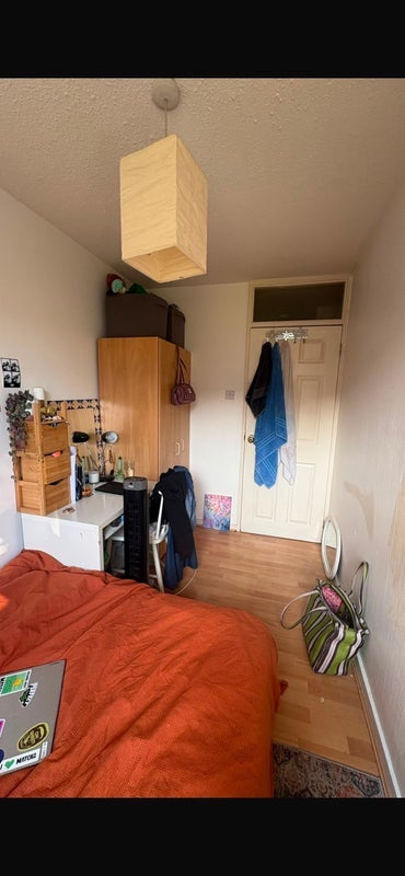 Room Cranleigh Street in Greater London
