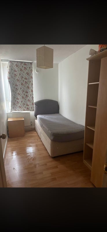 Room Cranleigh Street in Greater London