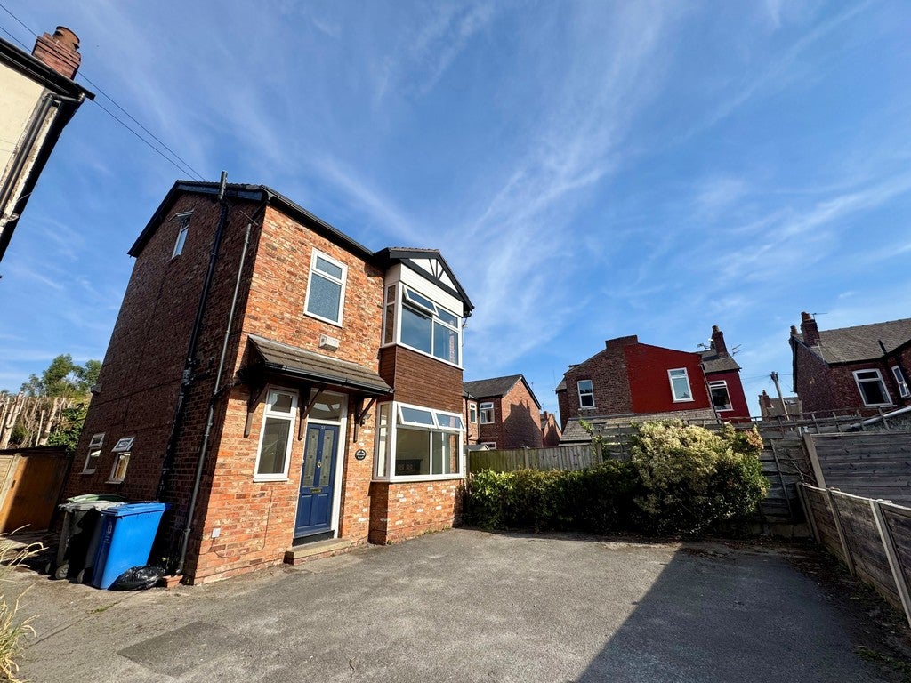 House Belmont Road in Trafford