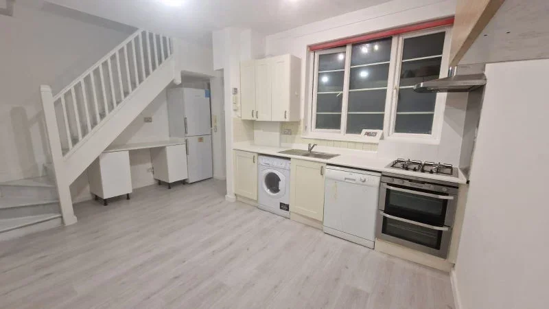 Room Nelson Road in Greater London