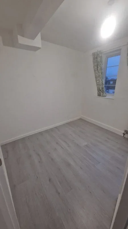 Room Nelson Road in Greater London