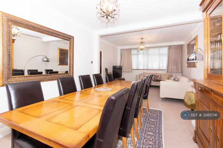House St Edmunds Drive in Greater London