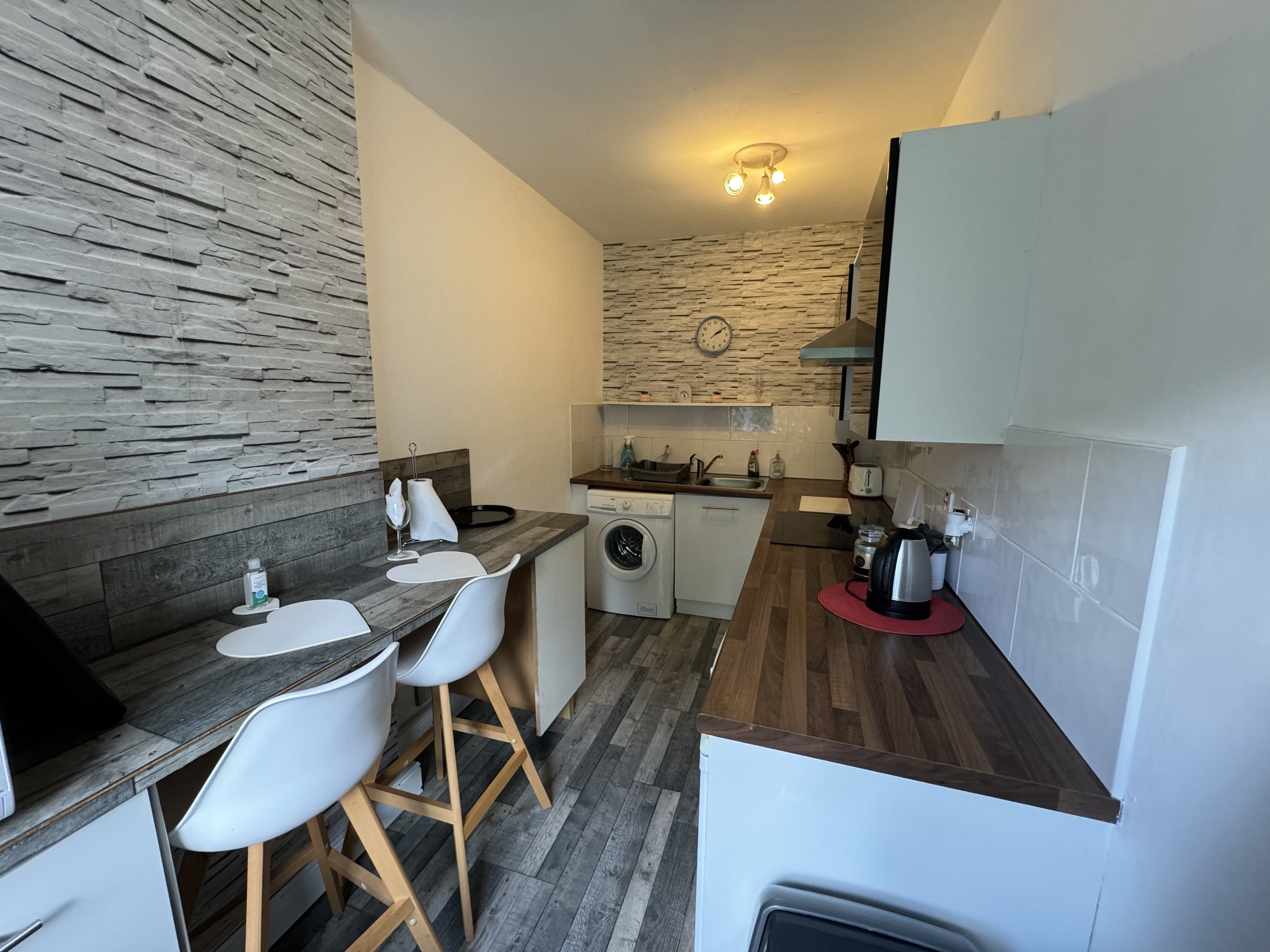 Flat Newbridge Lane in Chesterfield