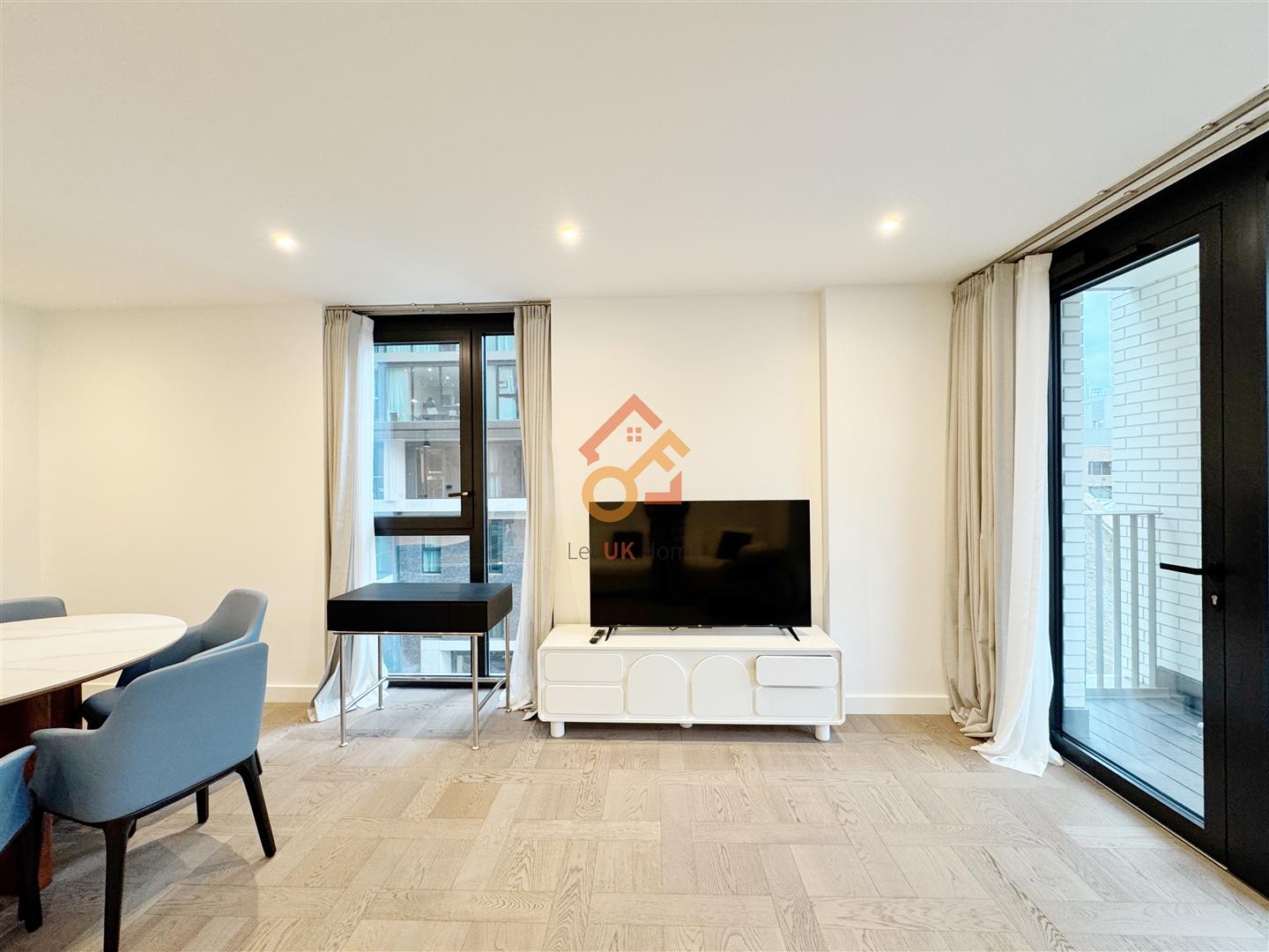 Flat Merino Gardens in Greater London