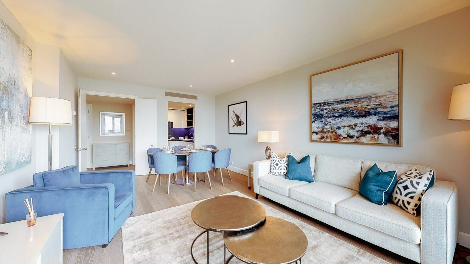 Flat Westferry Circus in Greater London