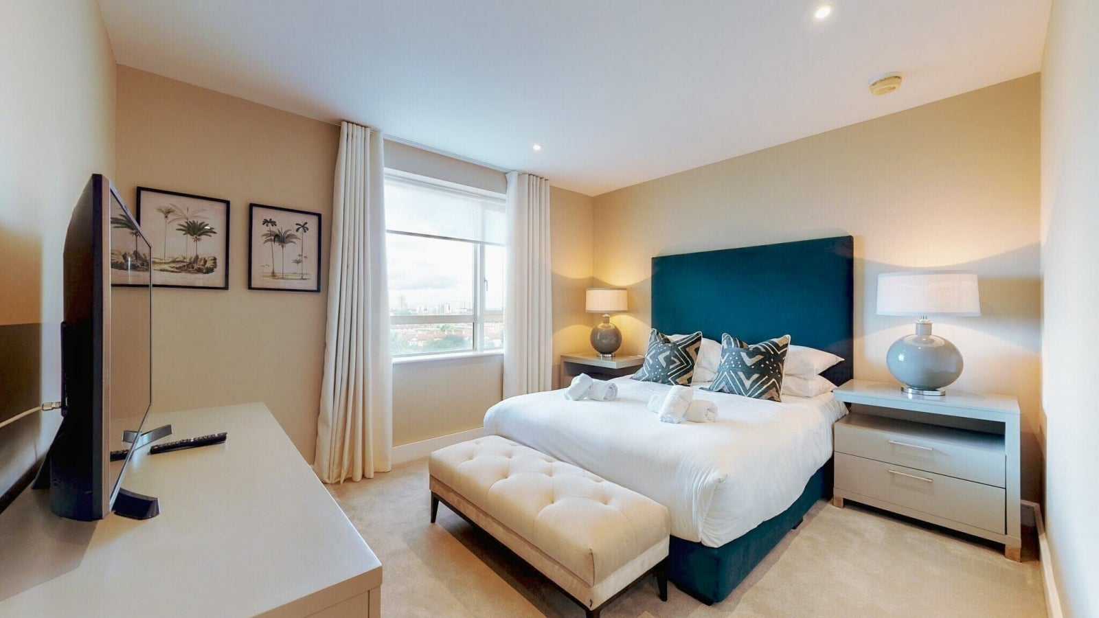 Flat Westferry Circus in Greater London