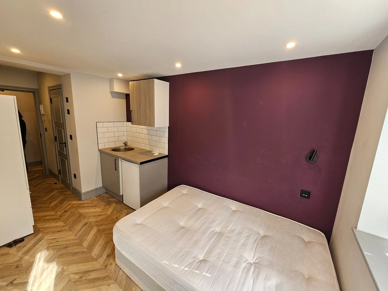 Flat Lavender Rise in Greater London