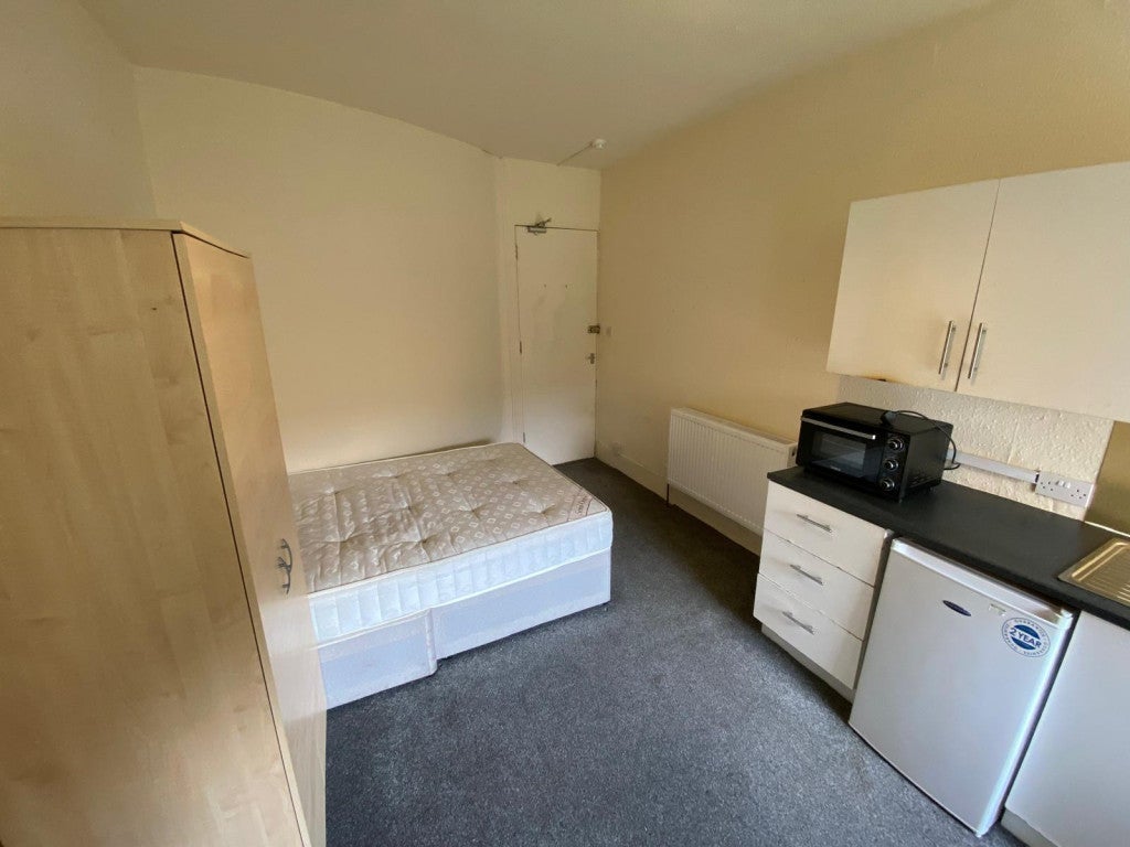 Flat Langside Road in Glasgow