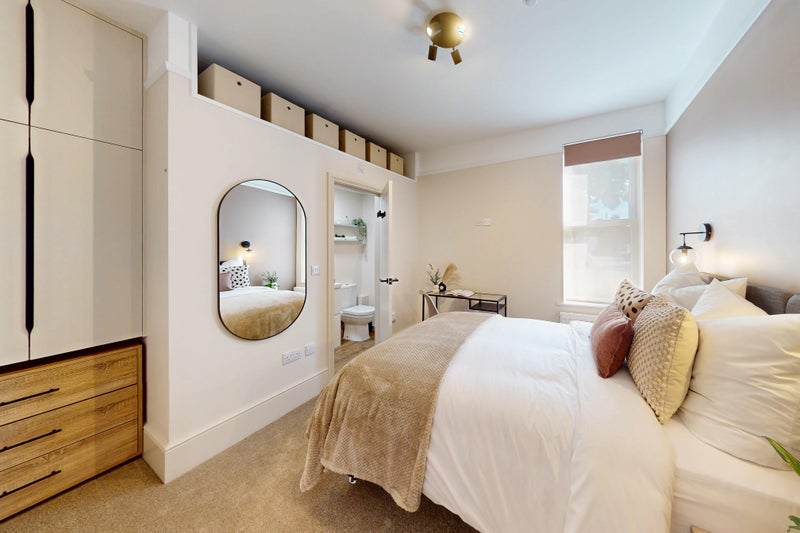 House Pelton Avenue in Greater London