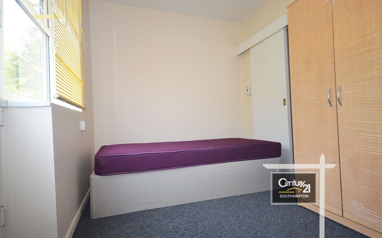 Flat Portswood Road in Southampton
