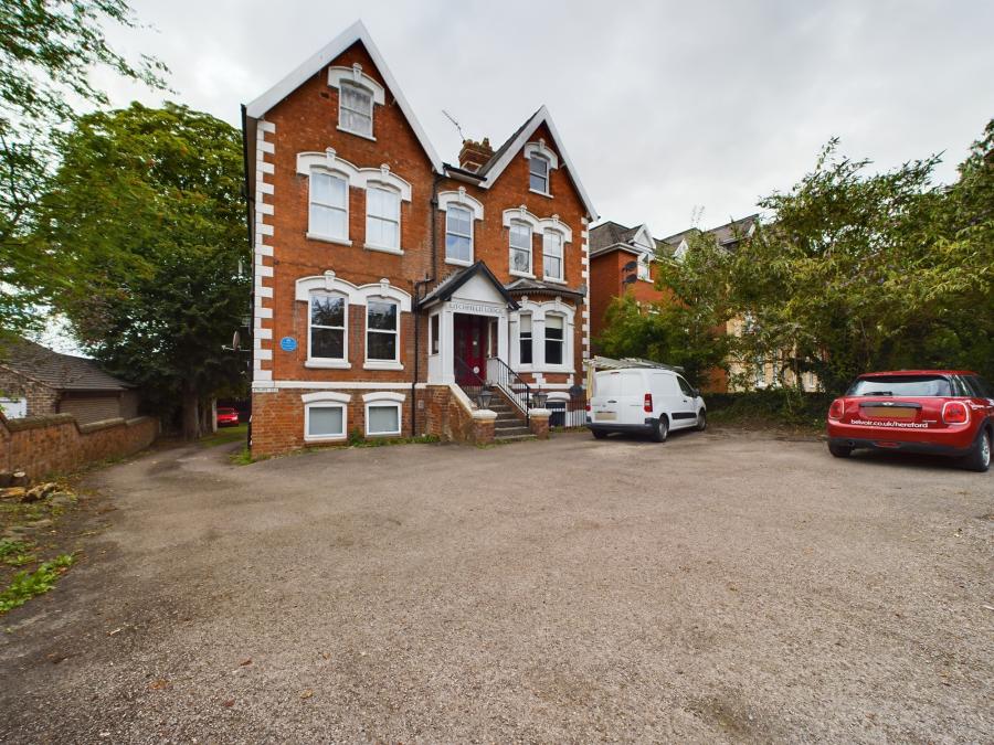 Flat Chartwell Road in Hereford