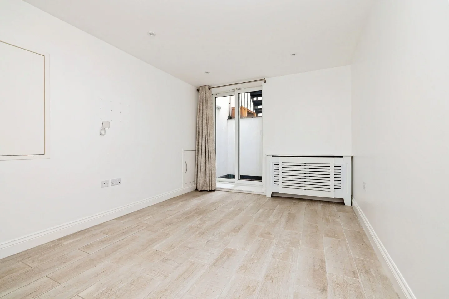Flat North End Road in Greater London