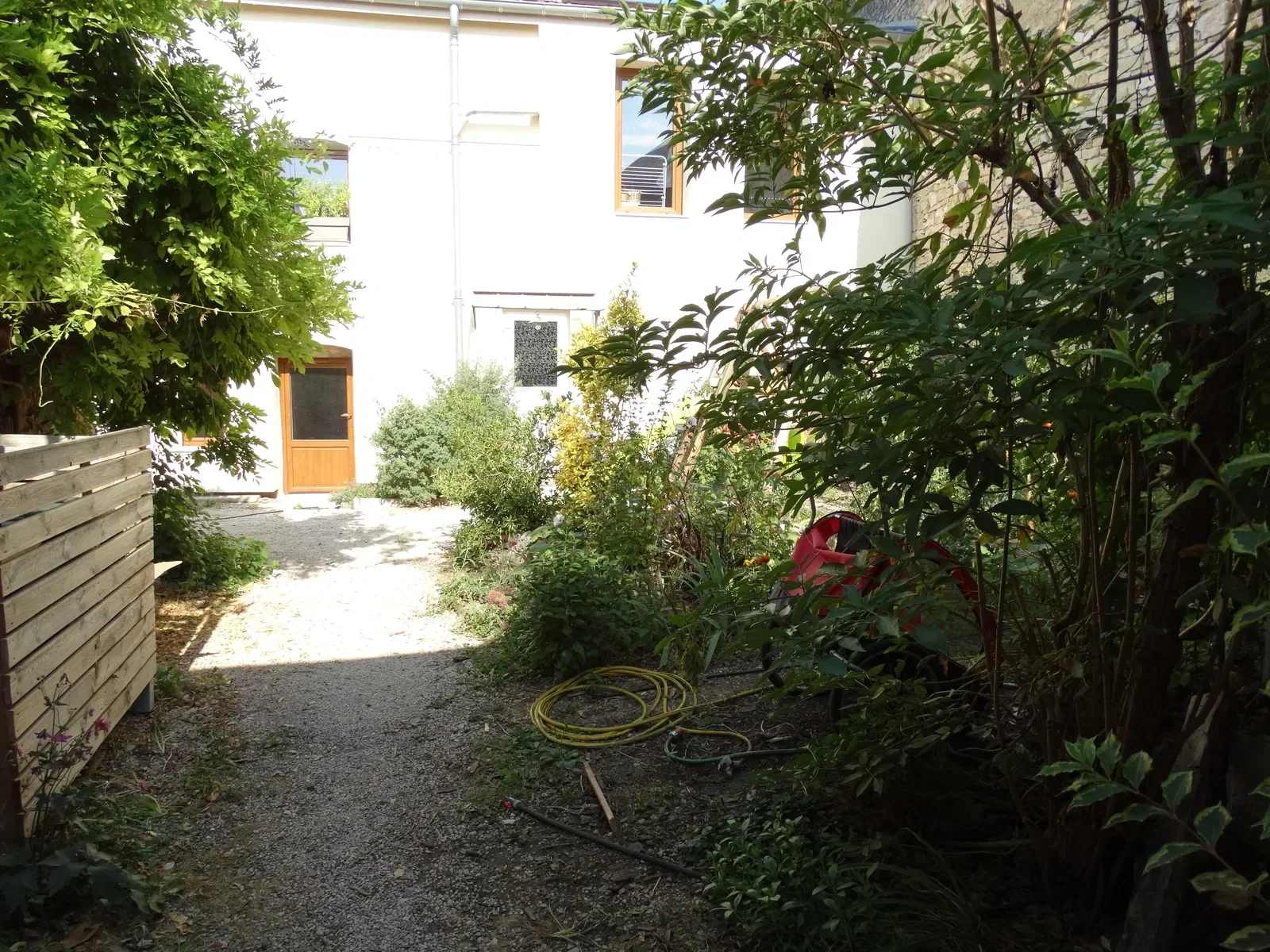 Room Sentier de la Source in Ladoix-Serrigny