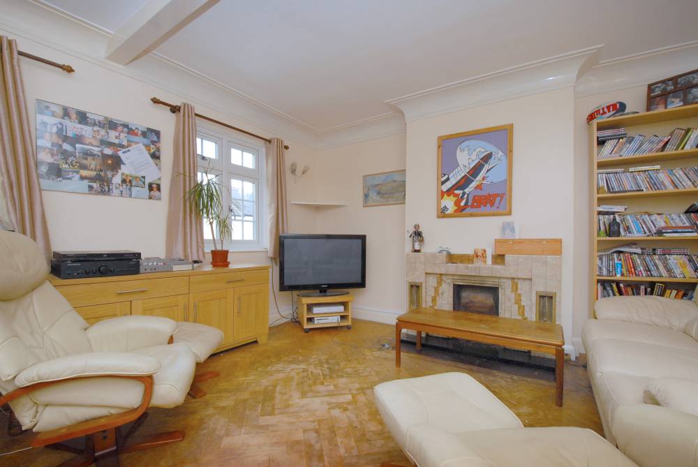 Flat Sefton Street in Greater London