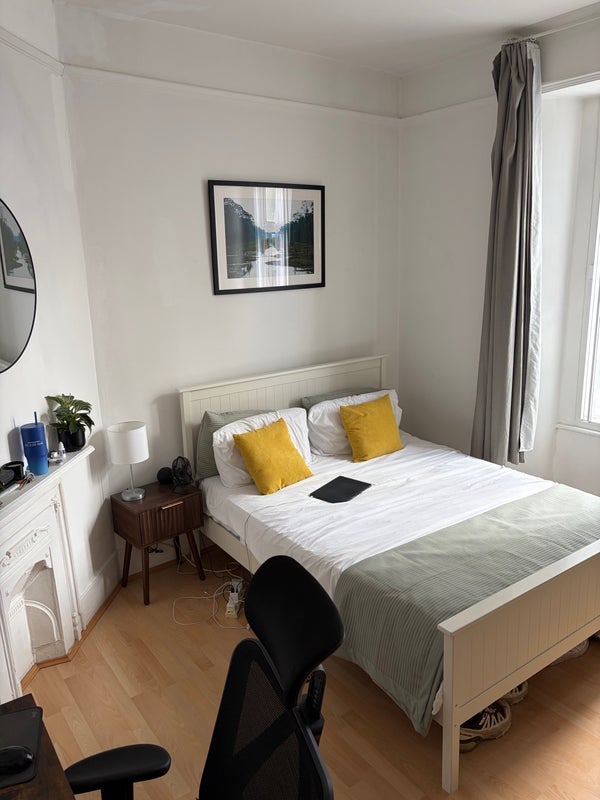 Room Lawn Lane in Greater London