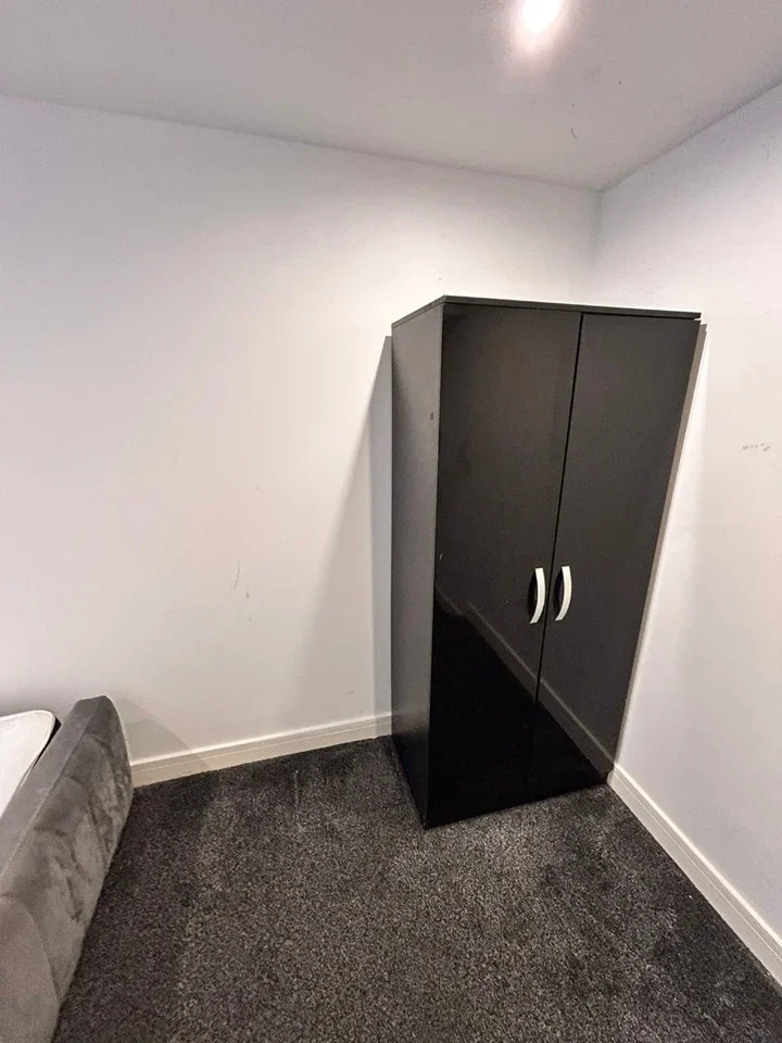 Flat Springlodge Place in Bradford