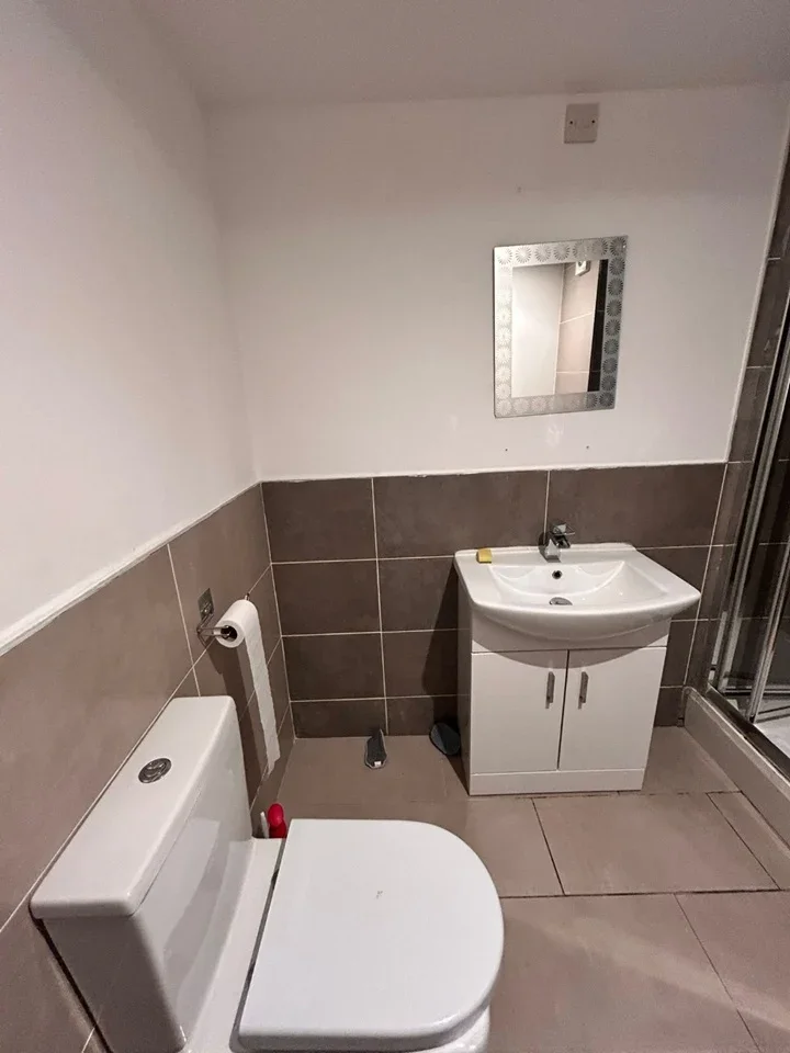 Flat Springlodge Place in Bradford