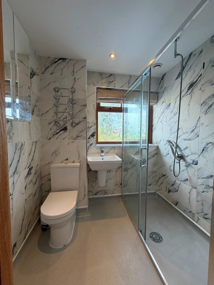 Room Norwood End in Basildon