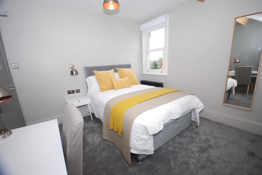 Room Conway Road in Royal Leamington Spa