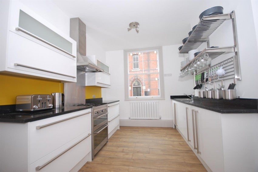 Room Conway Road in Royal Leamington Spa