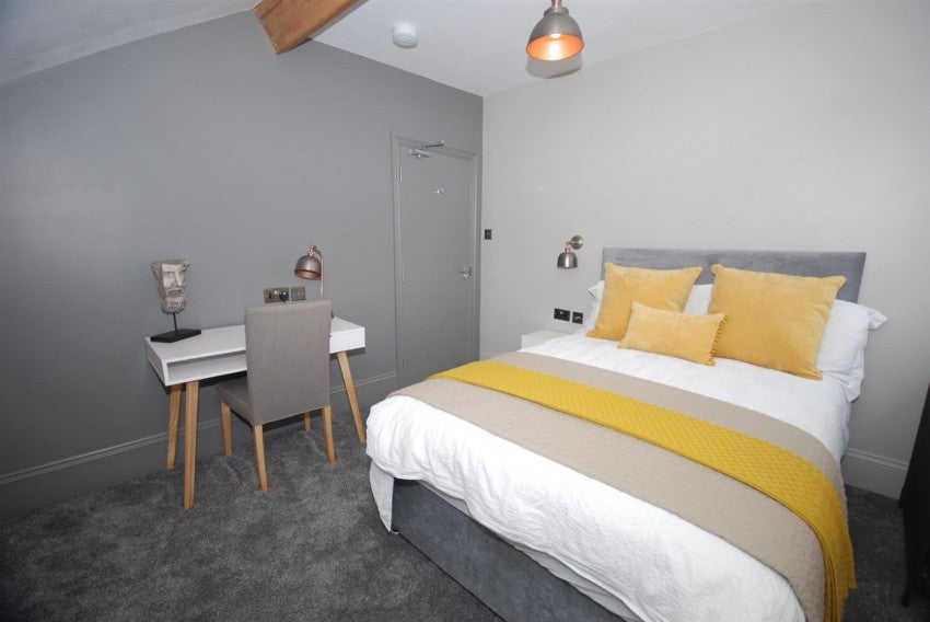 Room Conway Road in Royal Leamington Spa